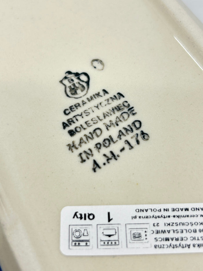 Baker ~ Loaf Pan ~ 8”L x 4.5”W x 3”H ~ 377O - T3*