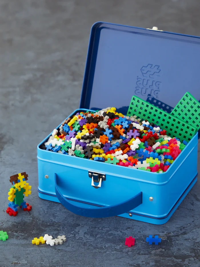 Blue Metal Suitcase with Basic & Neon Color Mix - 600 pcs