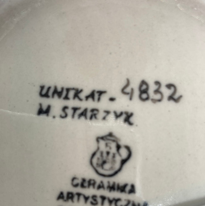 Bowl ~ Scalloped Edge ~ 7 inch ~ U4832 - U2