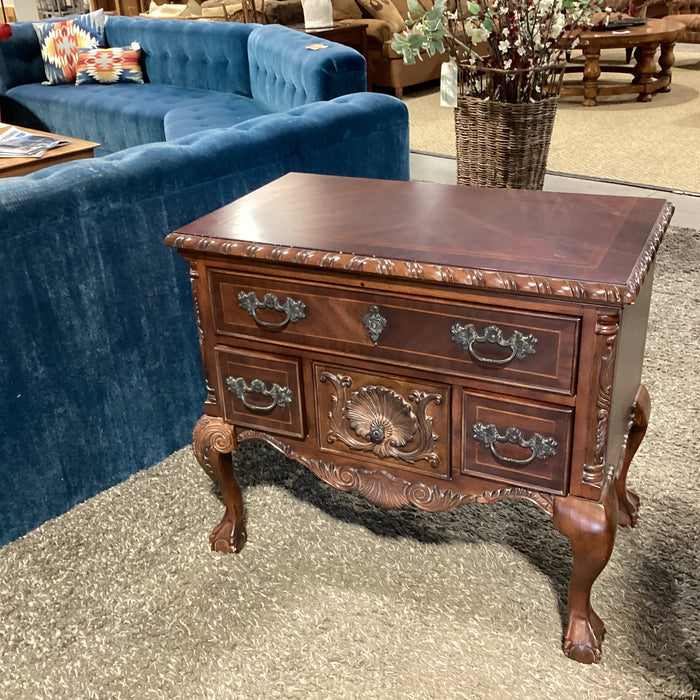 Broyhill Ornate Carved Chippendale Style with Claw & Ball 4 Drawer Lowboy Chest 34.5"x 19"x 30.5"