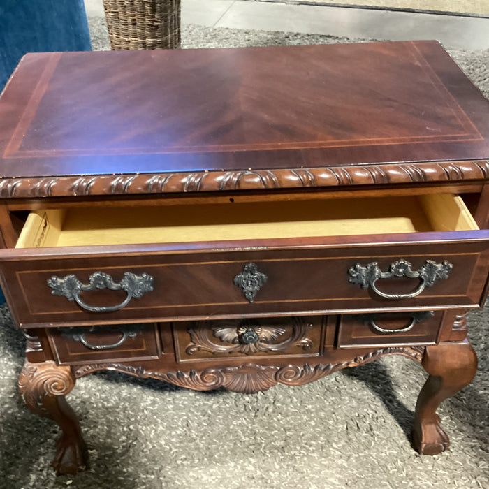 Broyhill Ornate Carved Chippendale Style with Claw & Ball 4 Drawer Lowboy Chest 34.5"x 19"x 30.5"