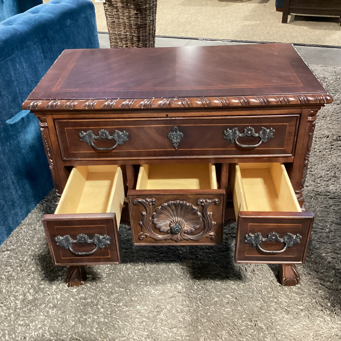 Broyhill Ornate Carved Chippendale Style with Claw & Ball 4 Drawer Lowboy Chest 34.5"x 19"x 30.5"