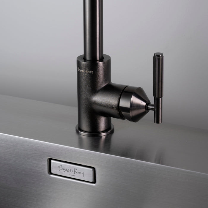 Buster + Punch Kitchen Faucet | Dual-Spray Pull-out Mixer | Linear