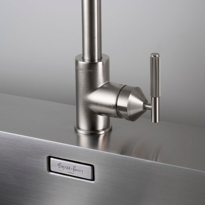 Buster + Punch Kitchen Faucet | Dual-Spray Pull-out Mixer | Linear