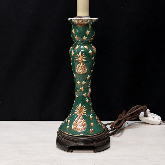 Circa 1960s Porcelian Chinoiserie Style Table Lamp 11"Dx24"