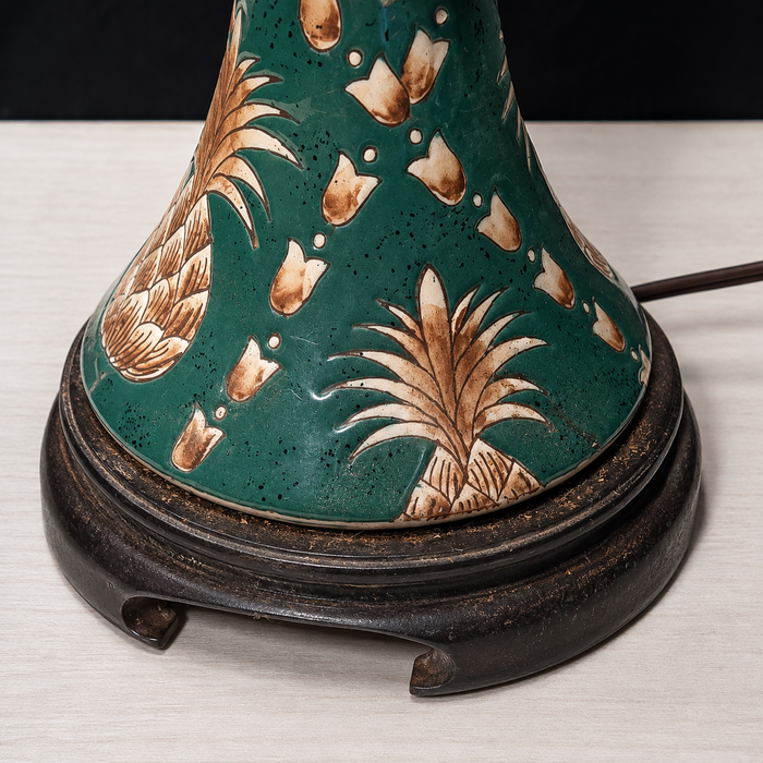 Circa 1960s Porcelian Chinoiserie Style Table Lamp 11"Dx24"