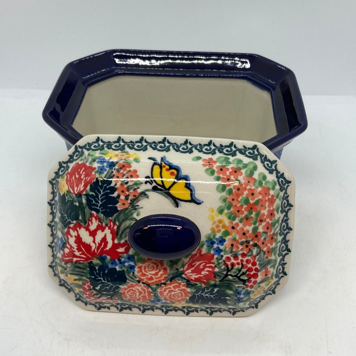 Covered Container ~ 4"H x 4"W x 6"L ~ U3282 ~ U4