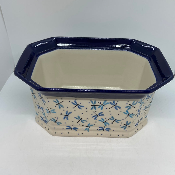 Covered Container ~ 4"H x 7"W x 9" L ~ 2536X