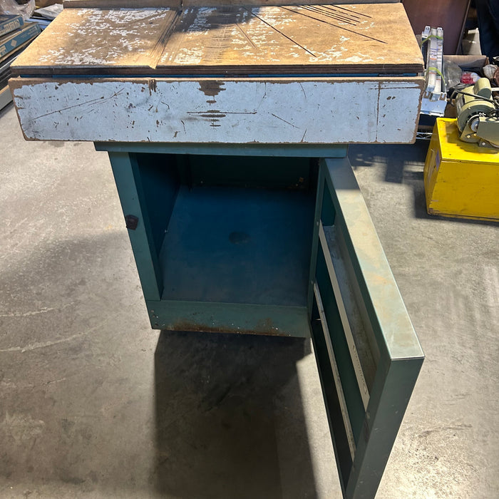 Dewalt Blue 8" Radial Arm Saw  22"x 27"x 60"