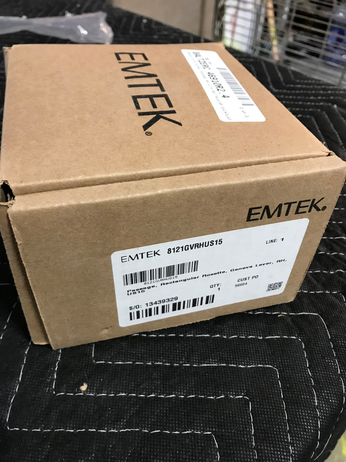 EMTEK Geneva Satin Nickel Passage RH with Rectangular Back Plate