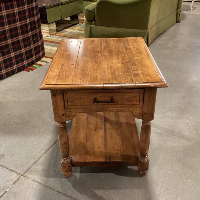 Ethan Allen Distressed Carved Wood 1 Drawer Bottom Shelf End Table 22"x 28"x 25"
