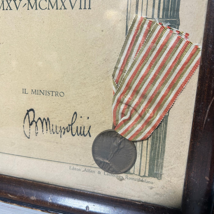 Italy Italian 1920 WW1 Remembrance Medal & Document 14"x 19.5"
