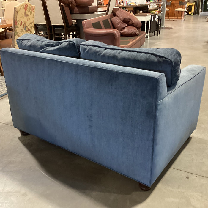 Kravet Furniture Blue Chenille Woven Down Mix Loveseat Sofa 58"x 38"x 33"