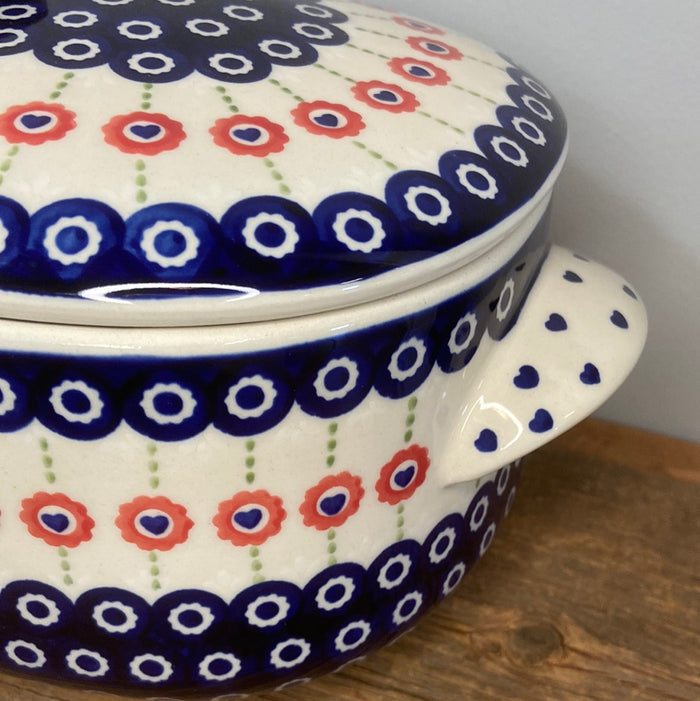 Large Oval Covered Baker ~ PS03