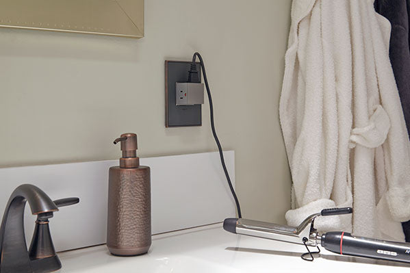 Legrand ARPTR151GG2 adorne 15A One-Gang Pop-Out Outlet