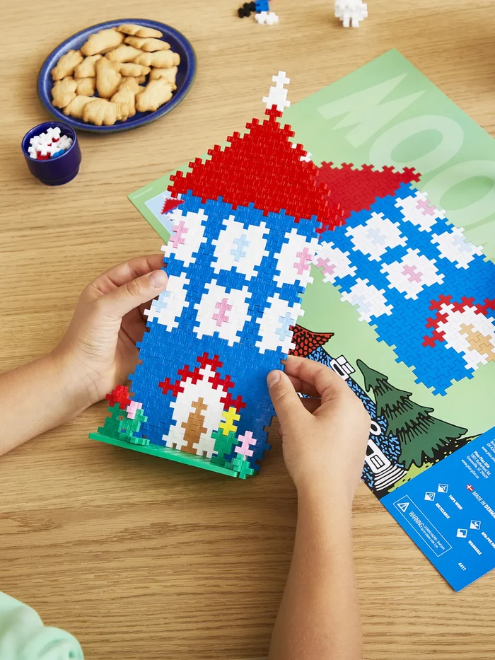 Moomin House with 3D Characters - Puzzle by Number - 275 pcs