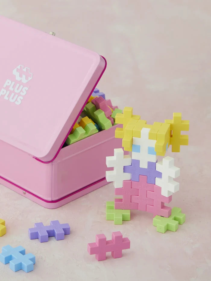 Pink Metal Suitcase with BIG Pastel Color Mix – 70 pcs