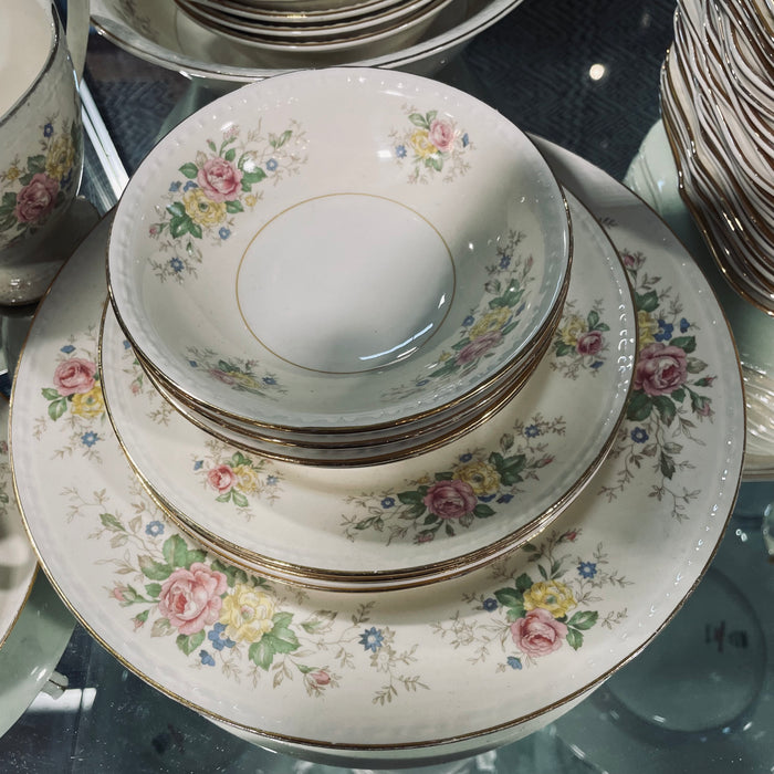 Set of 43 Pieces Vintage Homer Laughlin Eggshell Georgian China Dinnerware Set