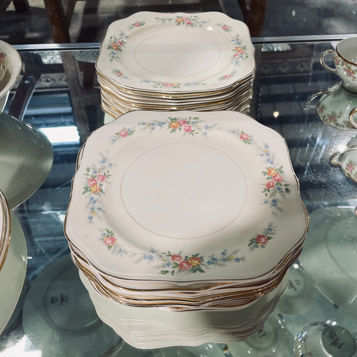Set of 43 Pieces Vintage Homer Laughlin Eggshell Georgian China Dinnerware Set
