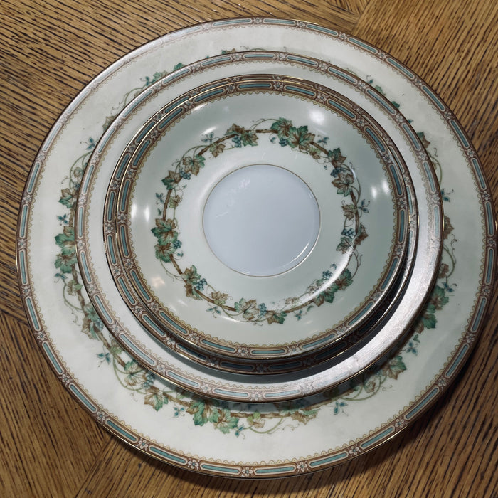 Set of 48 Pieces Vintage Noritake Concord #4915 China Dinnerware Set