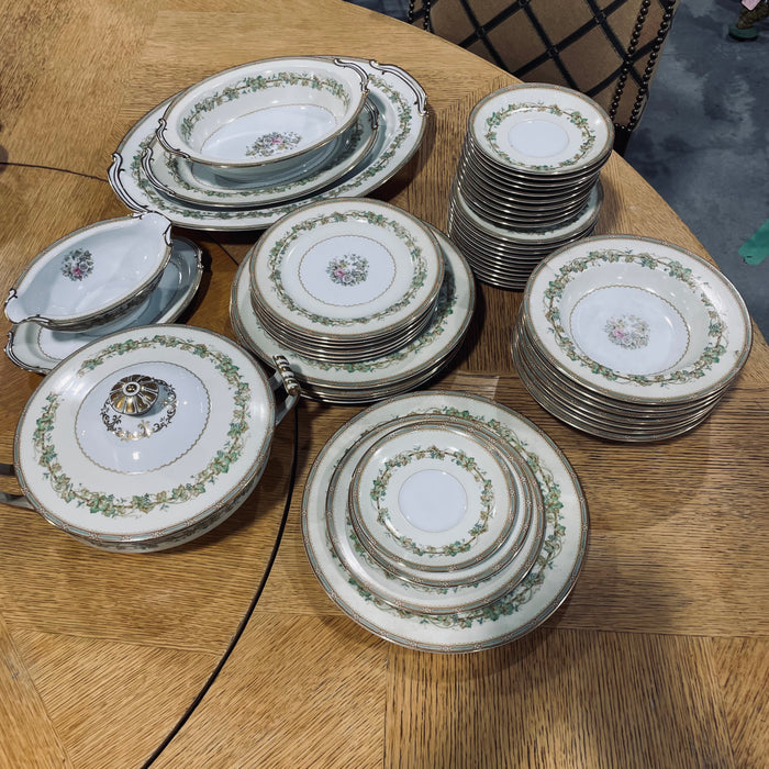 Set of 48 Pieces Vintage Noritake Concord #4915 China Dinnerware Set