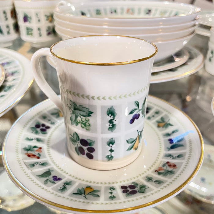 Set of 88 Vintage Royal Doulton Tapestry Bone China Dinnerware, Made in England