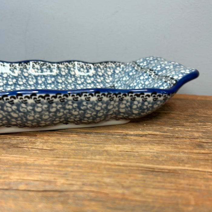 Tray ~ Scalloped Oval ~ 5.5" x 20.25" ~1734X - T4!