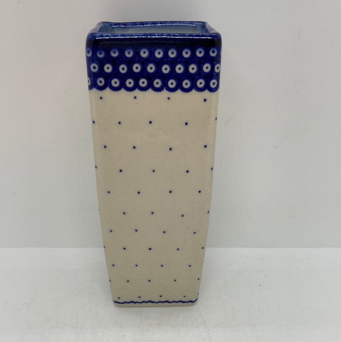 W07 Square Vase U-P1
