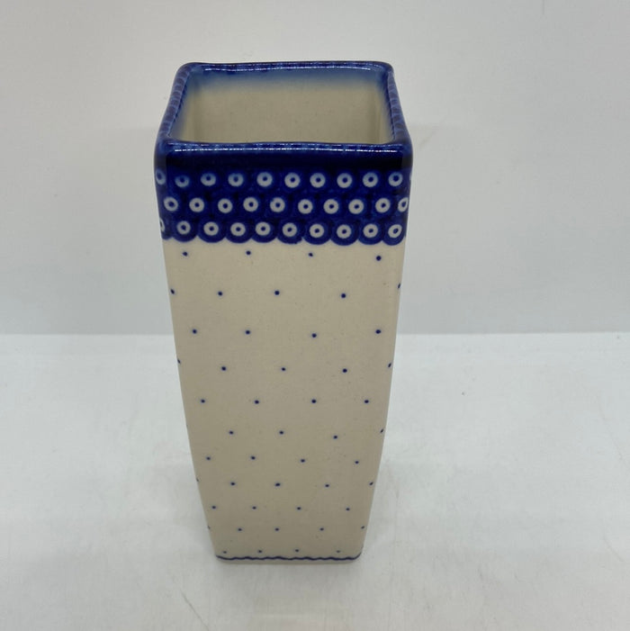 W07 Square Vase U-P1