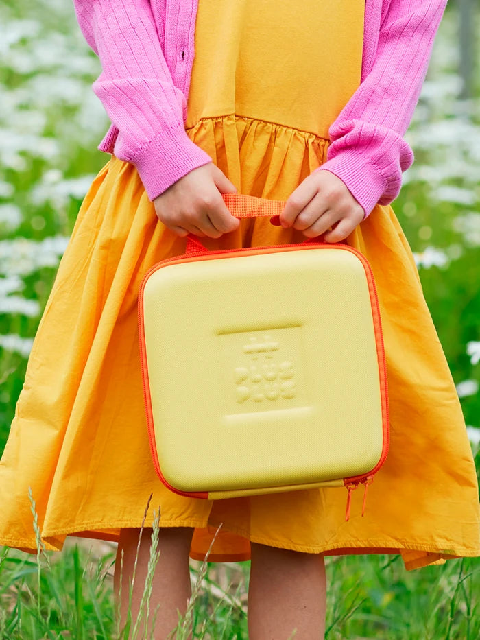 Yellow Travel Case with Basic Color Mix – 15 pcs